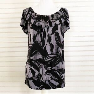 Black and white abstract blouse Size L